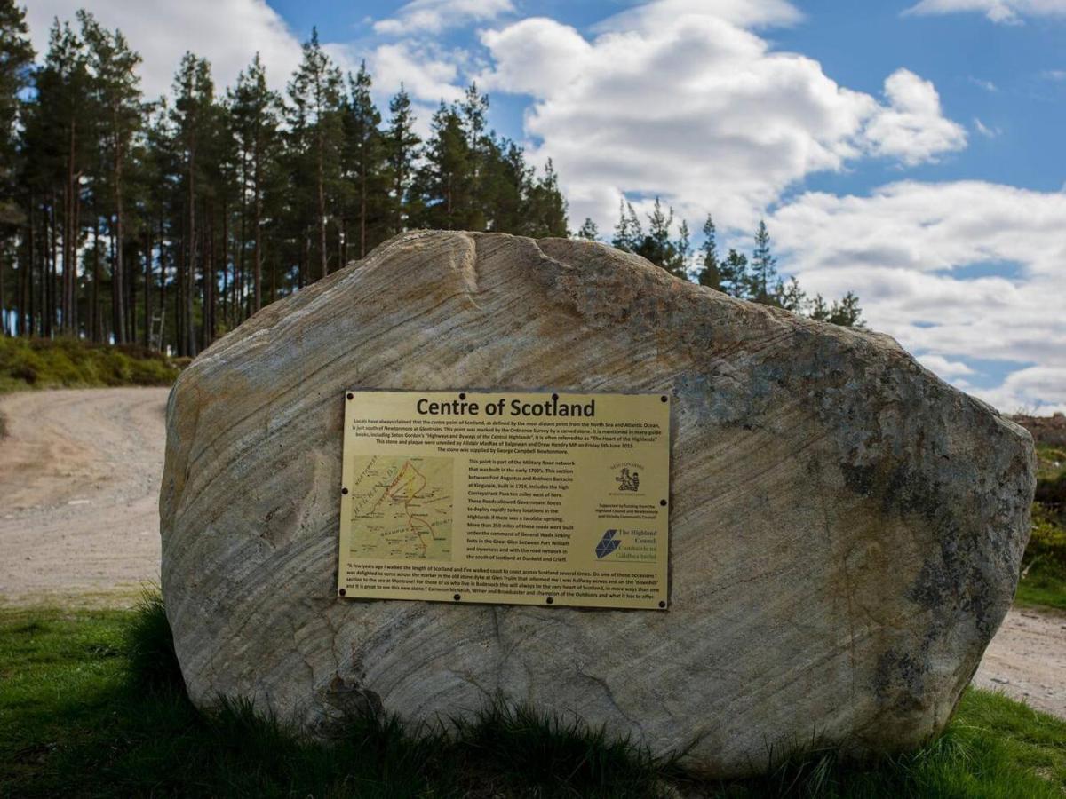 Spectacular Mountain View Ecopod * Newtonmore