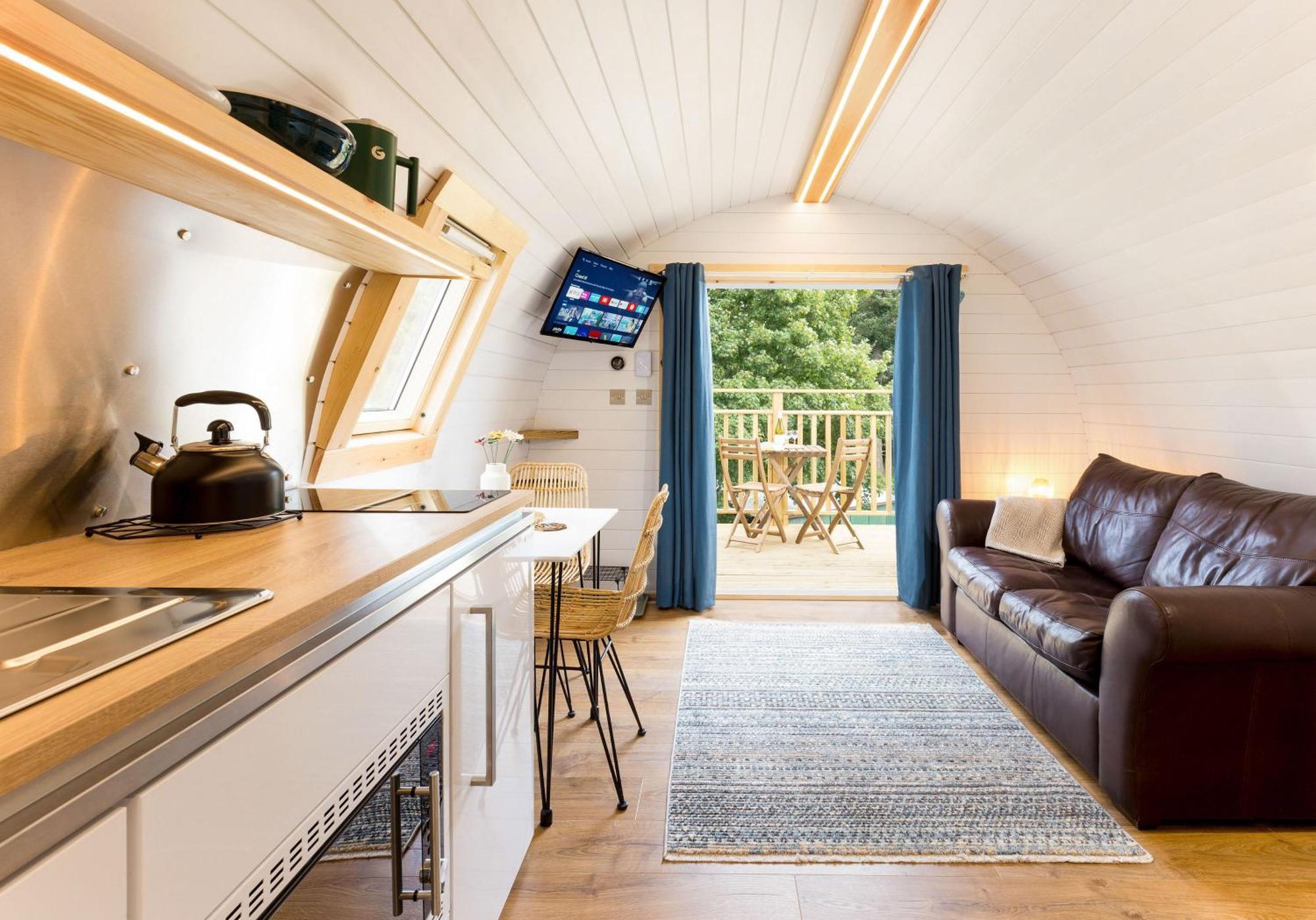 Spectacular Mountain View Ecopod Chalet Newtonmore